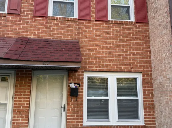 89 Park Valley Ln, Brookhaven, PA 19015