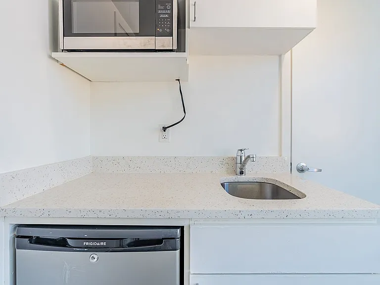 Modern Efficient Apartments in Prime Capitol Hill Location — Photo 20