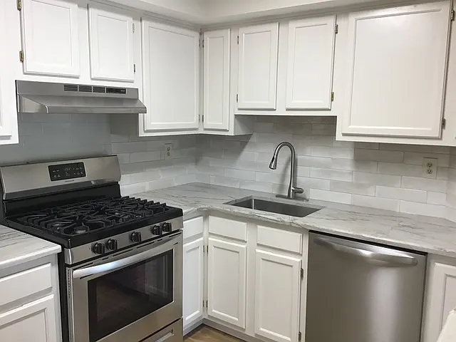 304 Trinity Ct #1 — Photo 9