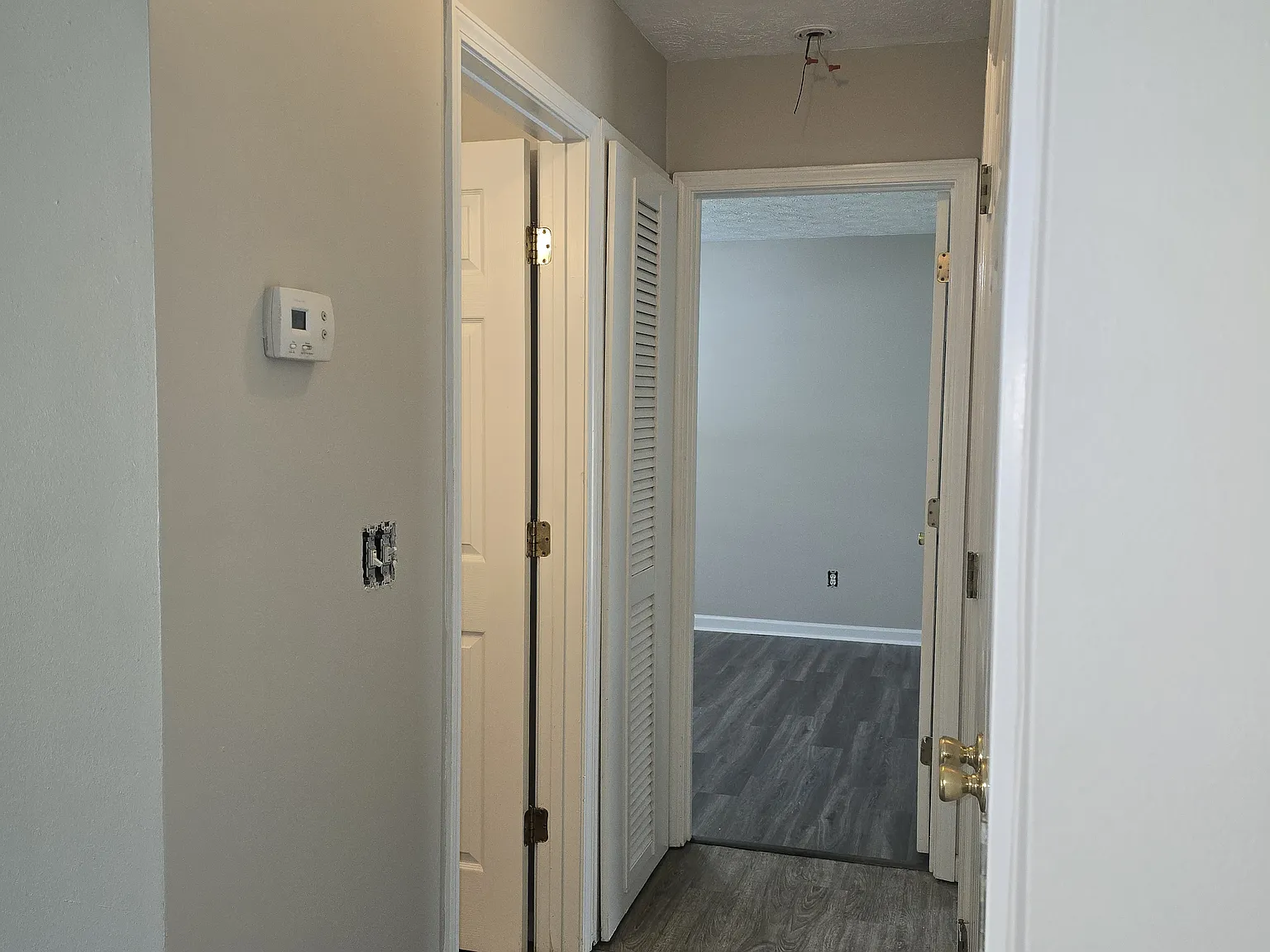 2 bed, 1500 sqft, $900 — Photo 2