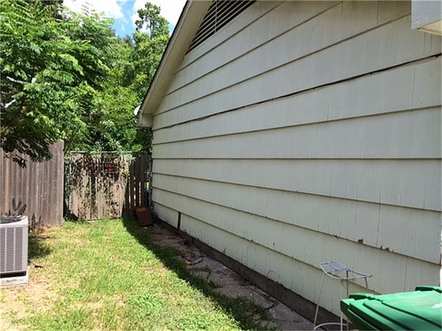 2nd image of 7154 Roos Rd