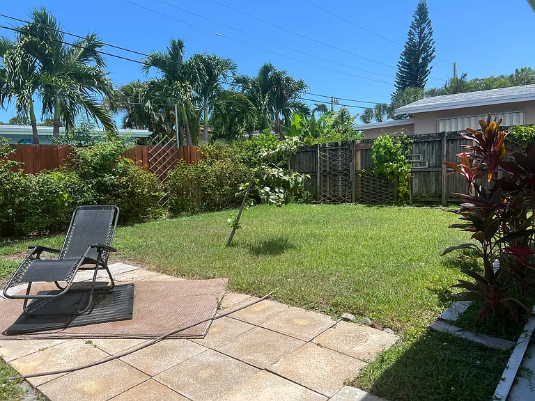 NW 18th Ave — Photo 11