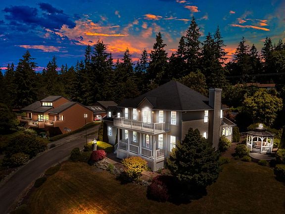 3rd image of 355 Moana Dr