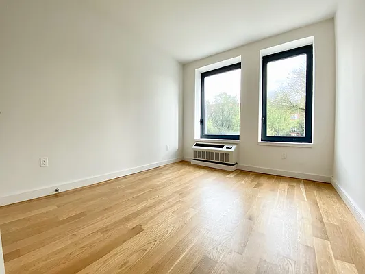 Rented by Zjama Realty Corp | media 10