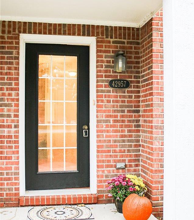 1st image of 42957 Richmond Dr
