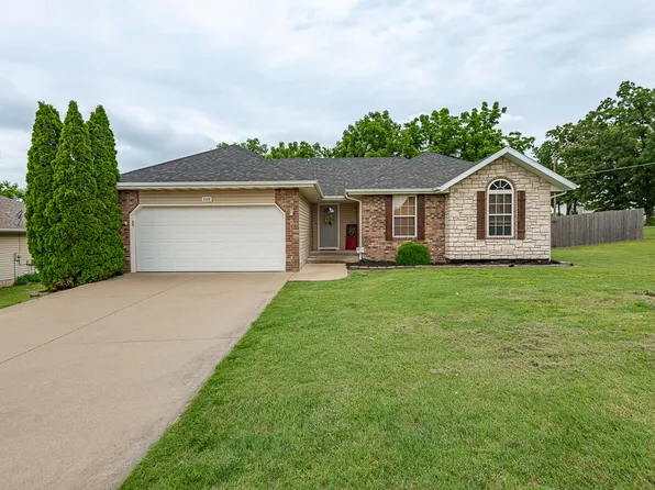 1105 W Scenic Hills Drive, Nixa, MO 65714