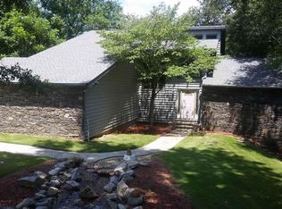8020 Riverview Ct, Snellville, GA 30039