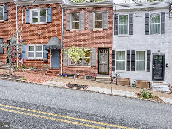 4th image of 1507 N Adams St