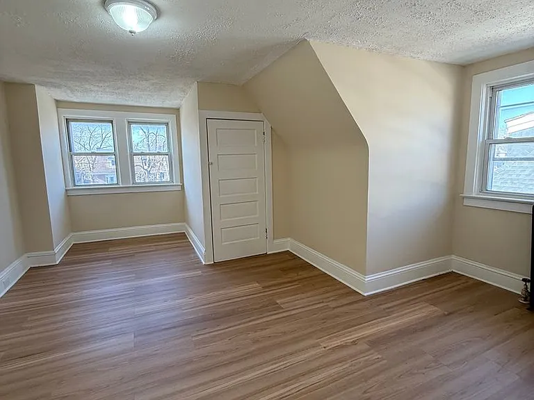 1442 W State St — Photo 28