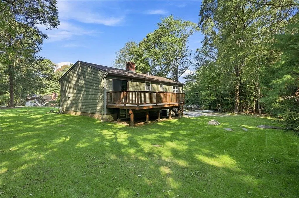 3 bed, 2.0 bath, 1724 sqft, $4,000 — Photo 3