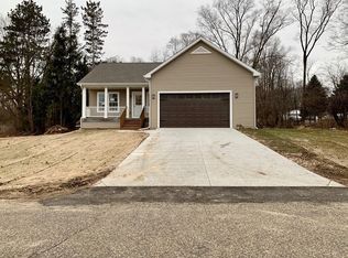 N6557 Daffodil Rd, Elkhorn, WI 53121