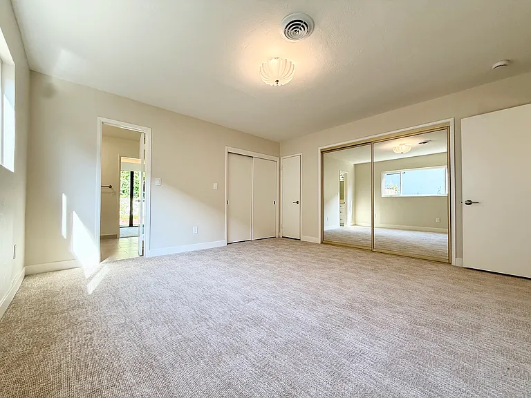 3562 Addison St — Photo 28