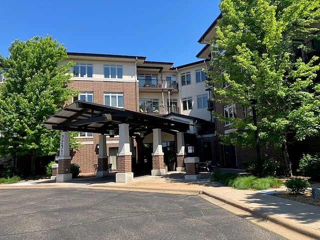 Beautifully maintained front entrance and landscaping. There is guest parking available in the front lot.