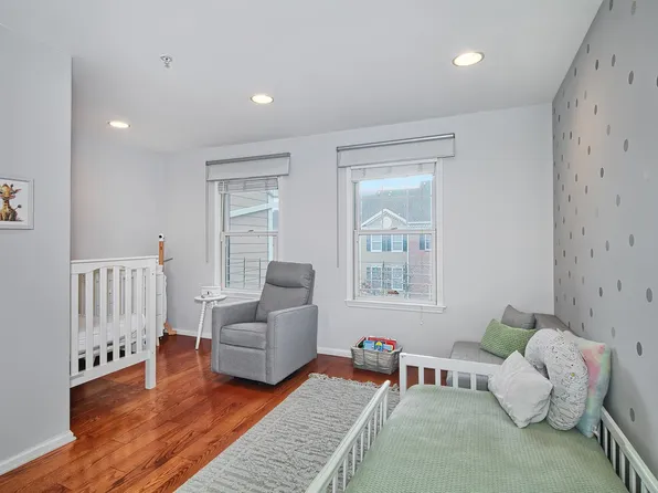 454 Albany Court image 12 of 29