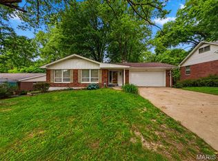 1219 Hobson Dr, Saint Louis, MO 63135