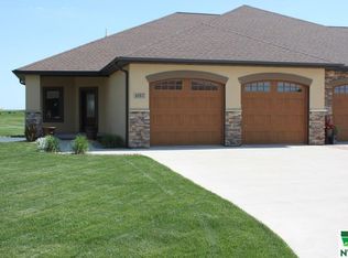 1057 Teres View Dr, Sioux Center, IA 51250