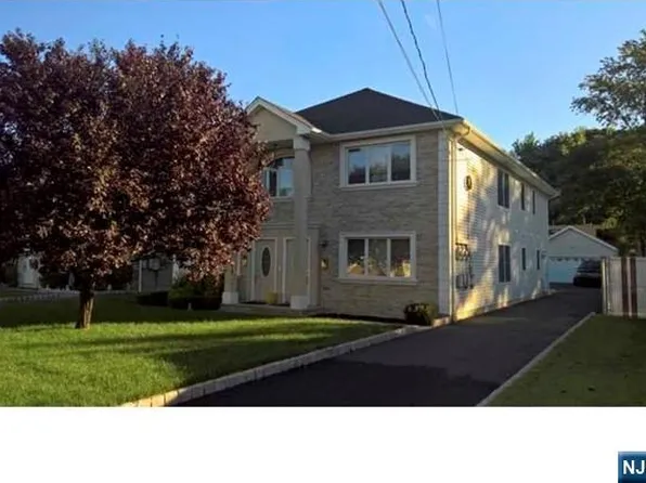 293 E 54th St, Elmwood Park, NJ 07407