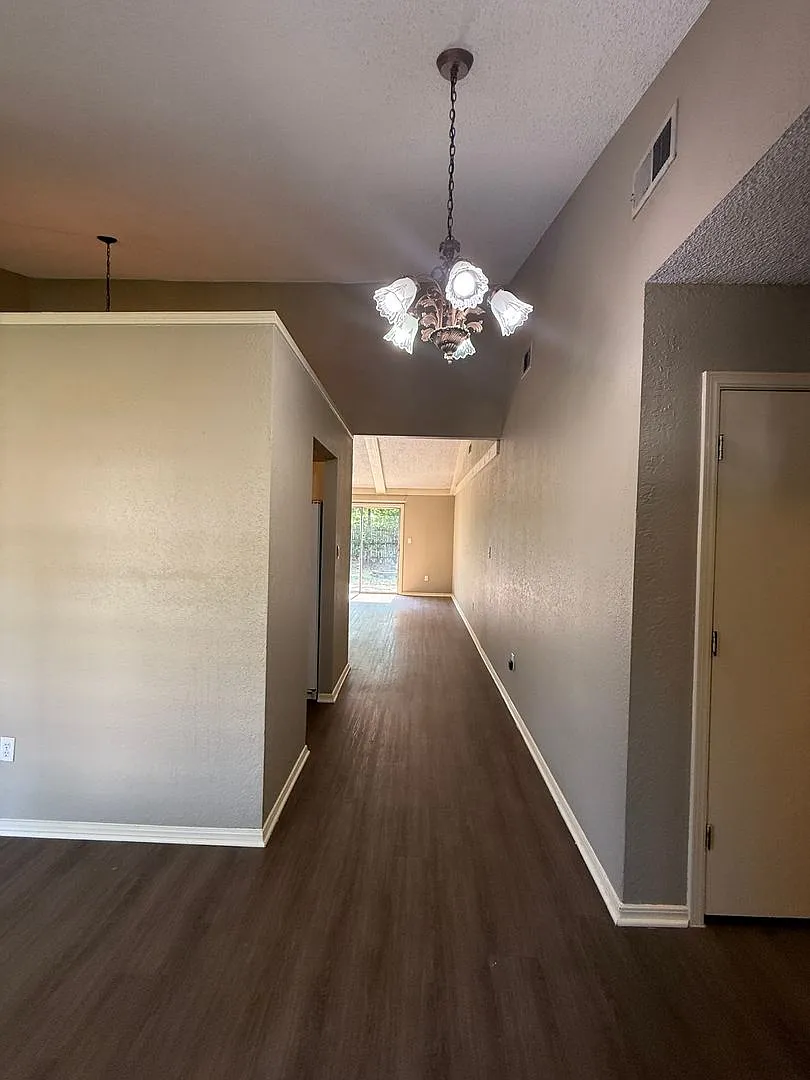 39th Place Duplex — Photo 3