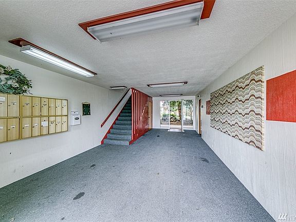 3rd image of 805 E 5th St
