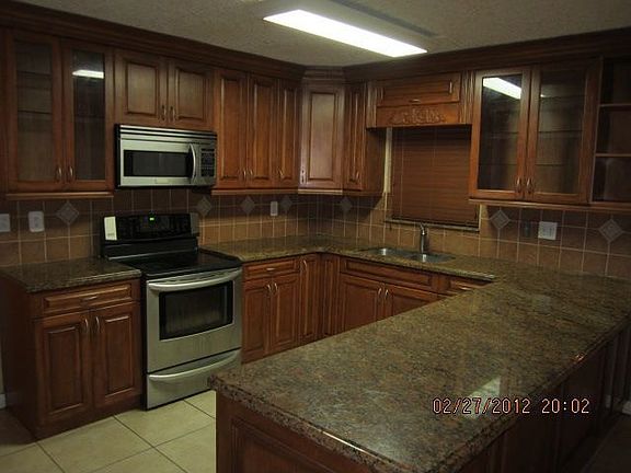 5th image of 13980 SW 38th St
