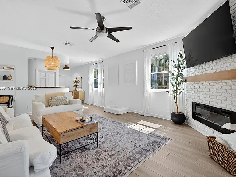 1214 W Las Olas Blvd — Photo 13