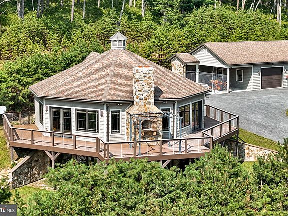3rd image of 729 High Mountain Rd