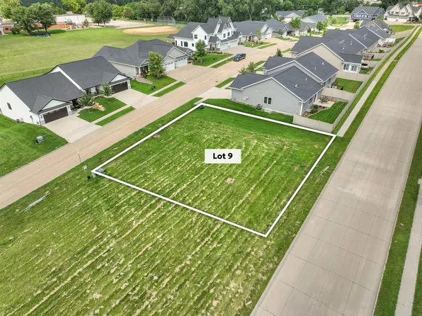 LOT 9 Autumn Ridge Ln, Dubuque, IA 52003