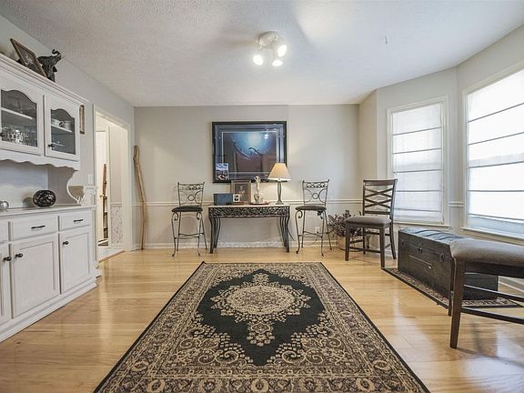 4th image of 2314 Sassafras Dr