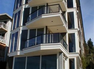 3859 Beach Dr SW APT 3, Seattle, WA 98116