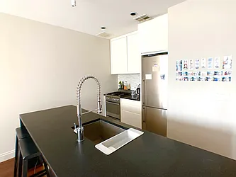 Rented by R New York