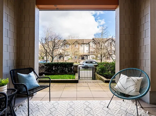 3399 Noel Dr #210, Burnaby, BC V3J 1J2