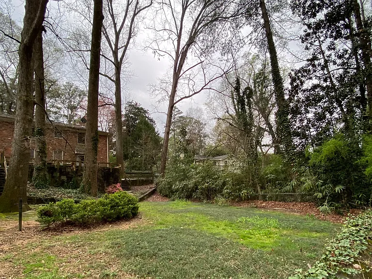 2071 E Roxboro Rd NE #B — Photo 14