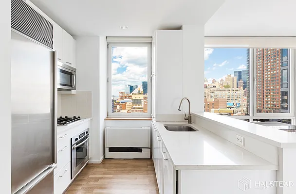 Rented by Halstead Real Estate | media 4