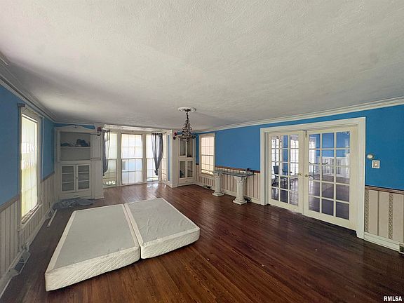 6th image of 114 E Briarwood Ct
