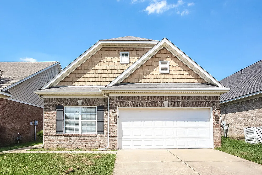 3 bed, 2.0 bath, 1594 sqft, $1,945 — Photo 1