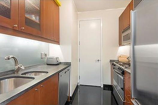4th image of 230 W 56th St APT 54D