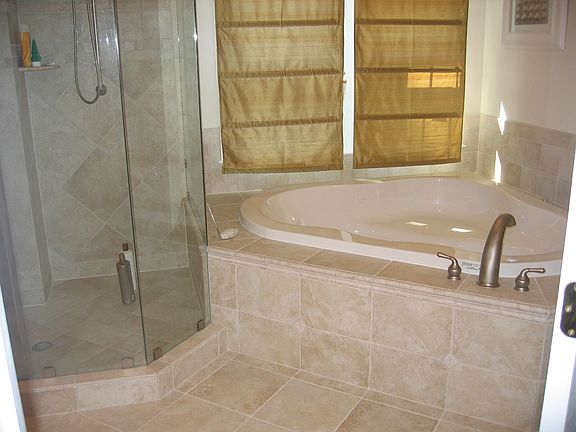 MASTER BATH1
