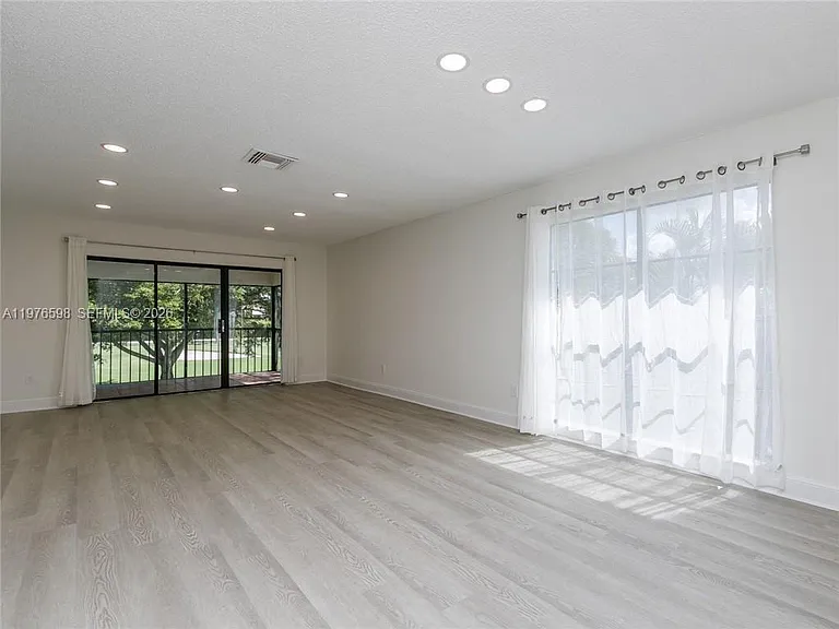 21559 Cypress Hammock Dr #44J — Photo 32
