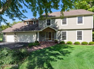 16 Thornfield Ln, Hawthorn Woods, IL 60047