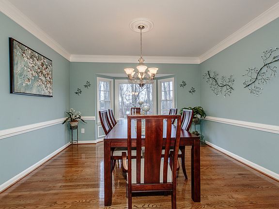 5th image of 1095 McCue Ct