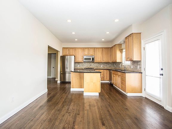 5th image of 4158 E Bay Cir