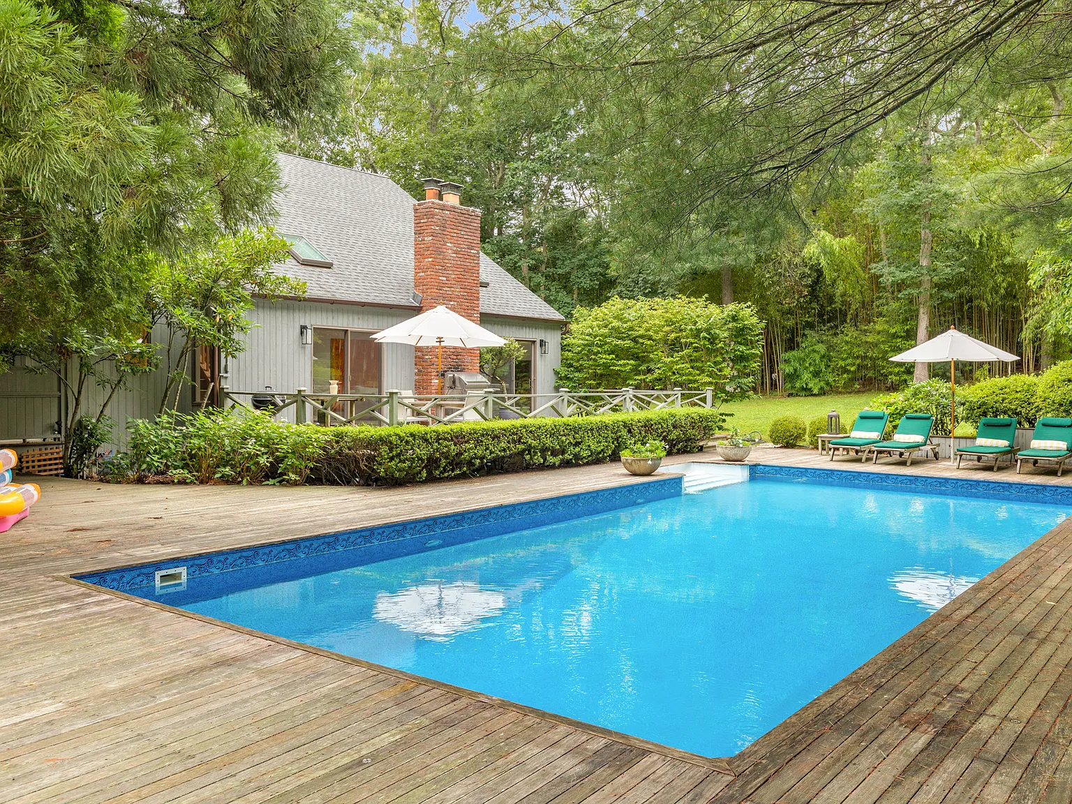 Private 3 Bedroom NW East Hampton Rental July-LD — Photo 1