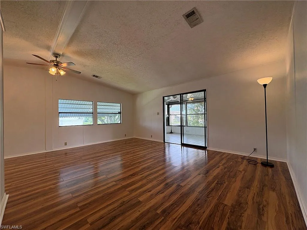 2 bed, 2.0 bath, 1228 sqft, $1,600 — Photo 4