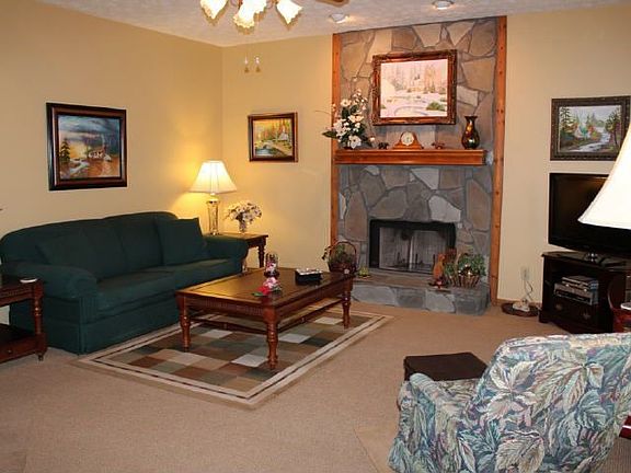 2nd image of 1211 Great Oaks Dr SE