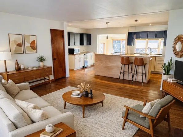 4911 W 66th St, Prairie Village, KS 66208