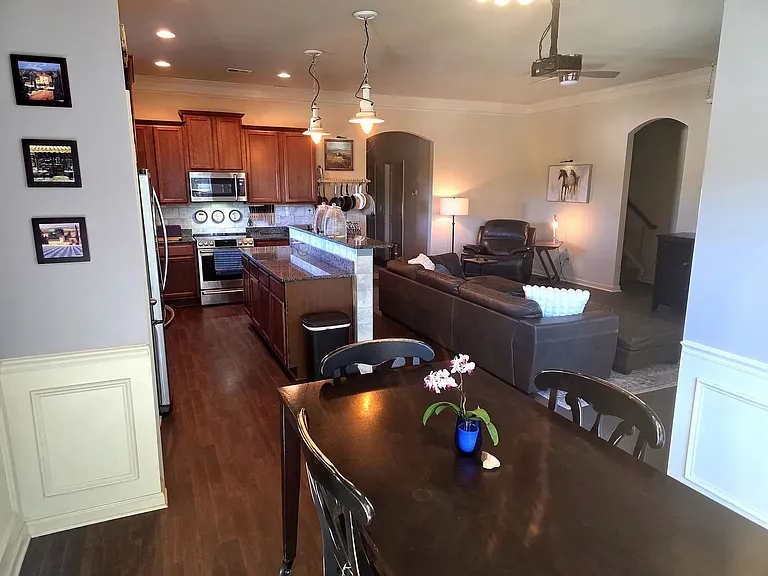 421 Katielee Cv — Photo 5