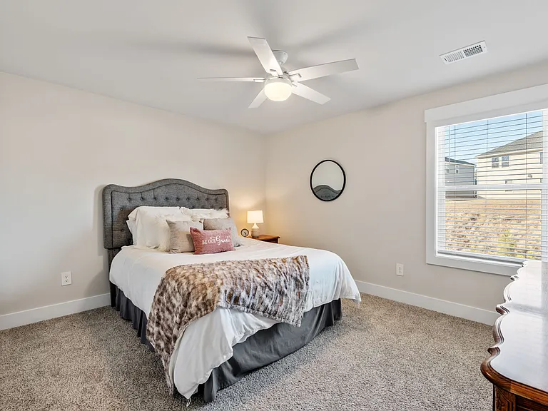 505 Silverado Ave — Photo 12
