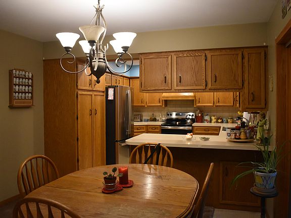 5th image of 1837 Chateau Dr SW