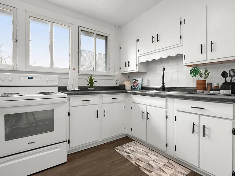 1013 W Shiawassee St #2 — Photo 1