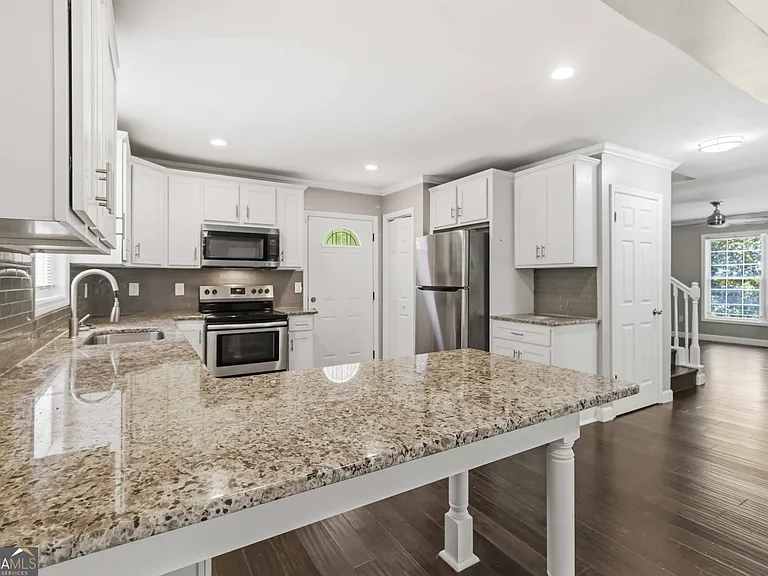 1448 Rome Dr NW #1448 — Photo 9